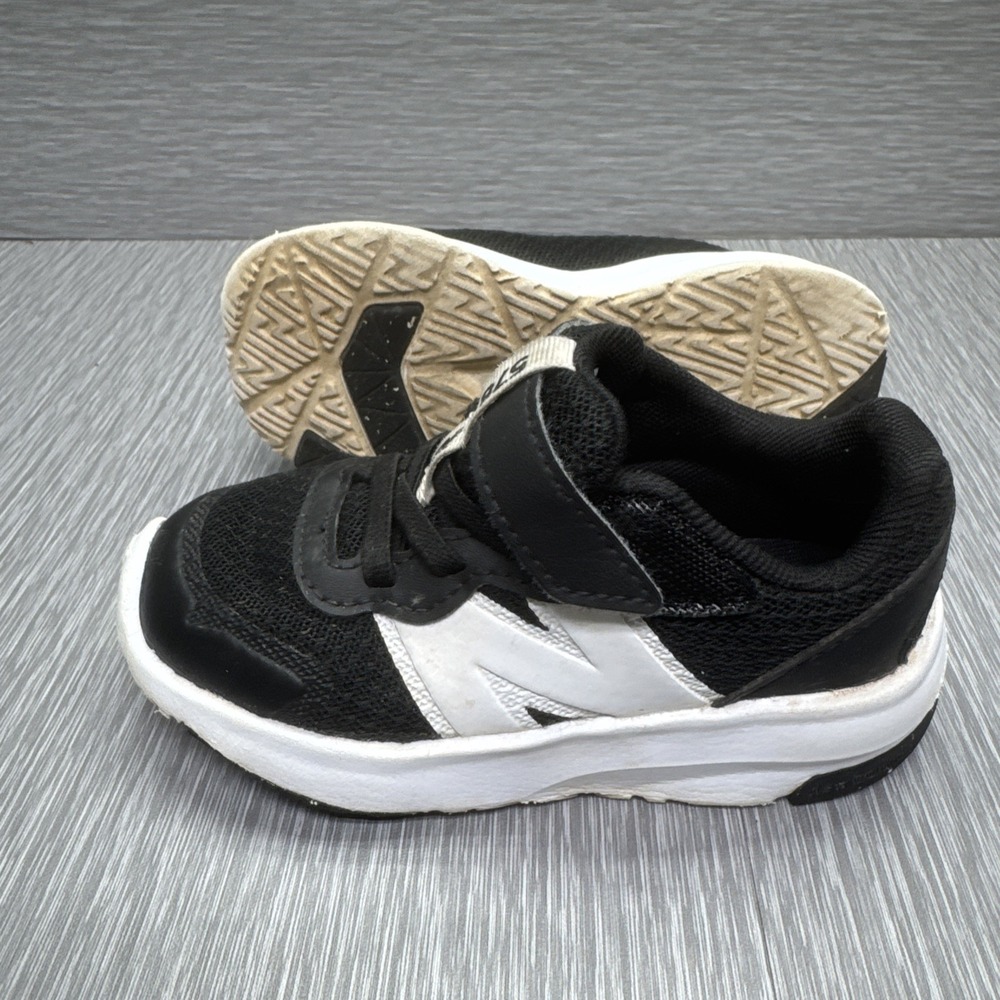 New Balance 578v1 Toddler Sneakers Black‎ White Size 7 Hook Loop Tennis Shoe